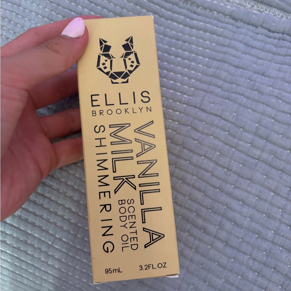 Ellis Brooklyn Vanilla Milk Shimmering Body Oil
